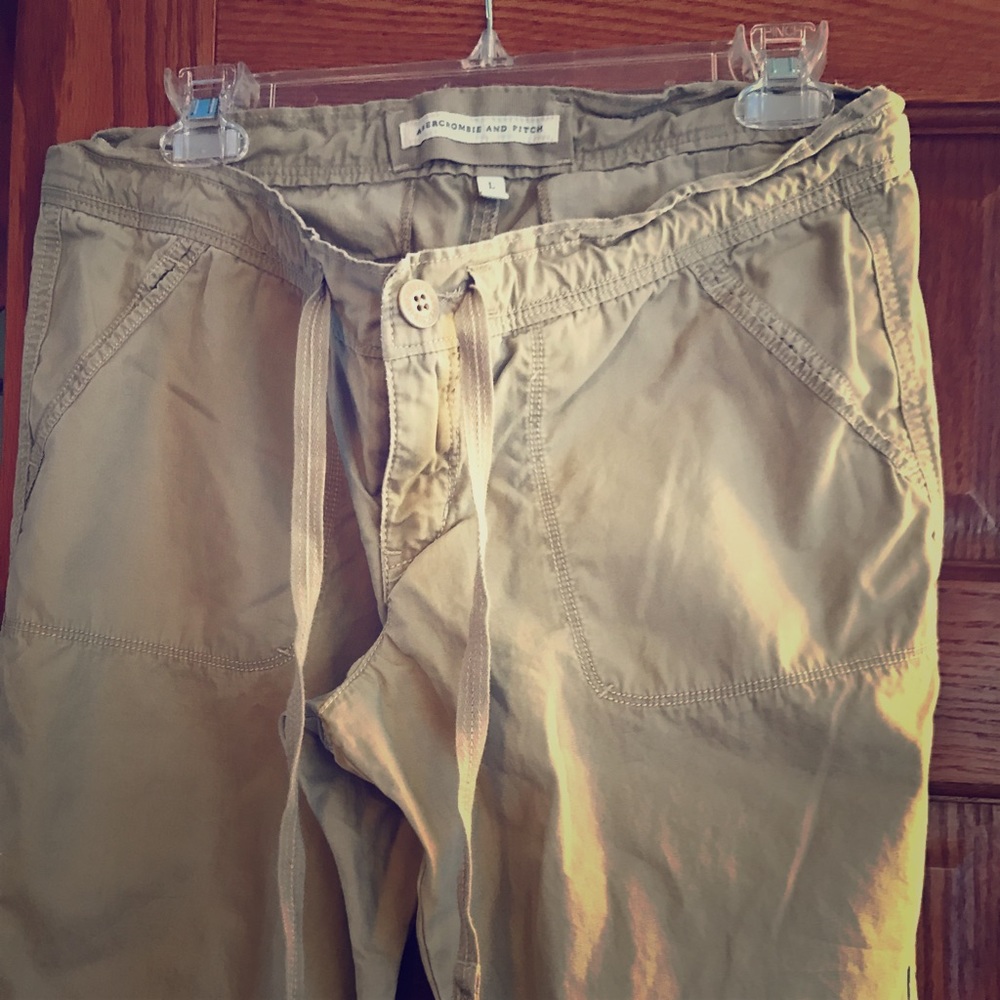 EUC Abercrombie and Fitch drawstring khaki pants L